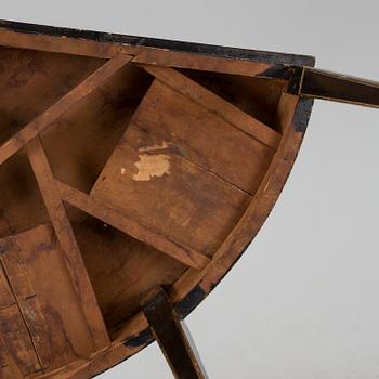 HÖRNBORD, gustavianskt, omkring år 1800.