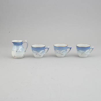 Bing & Grøndahl, a 41-pcs, porcelain coffee and tea service "Seagull" (Måsen), Denmark.