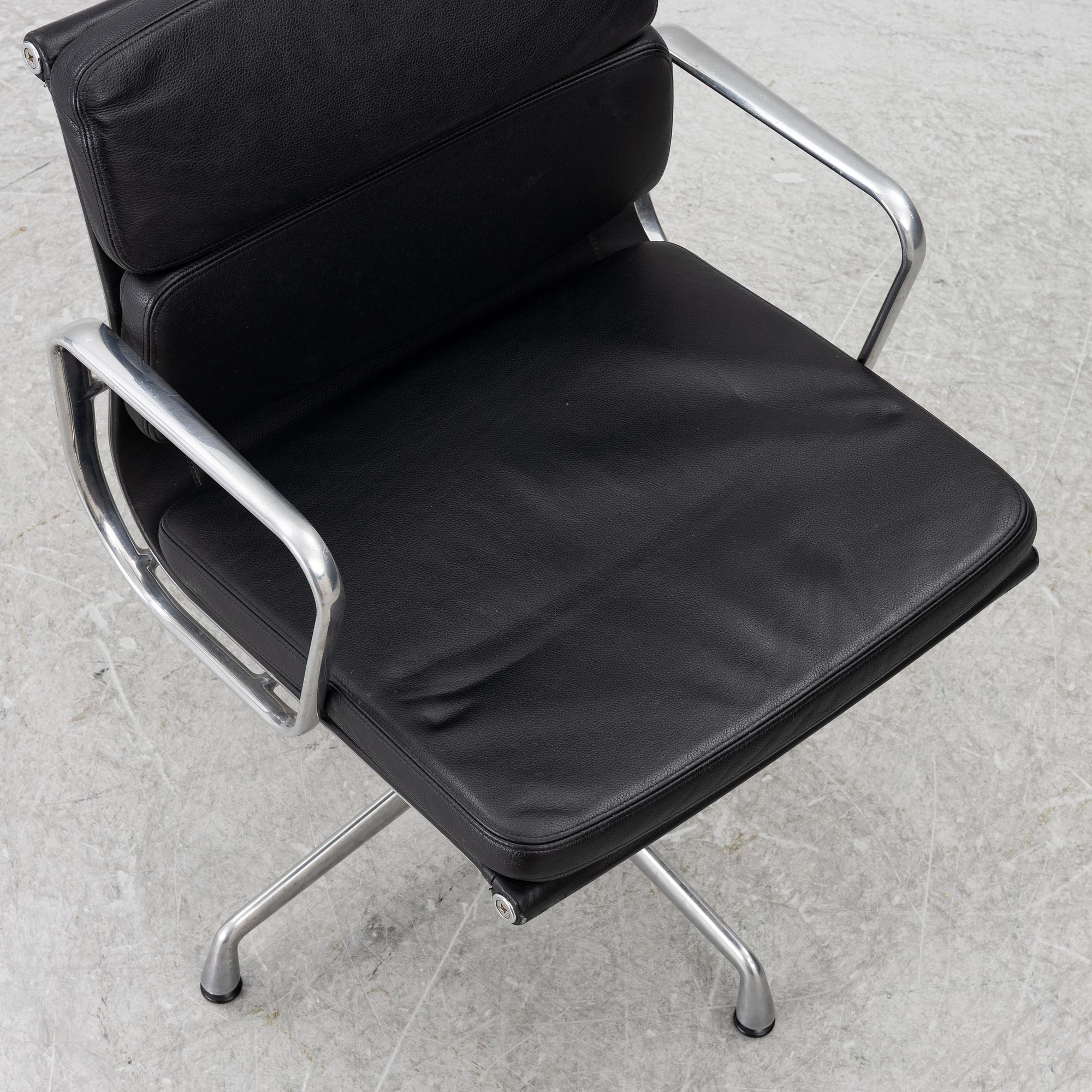 Charles & Ray Eames, Office chair, “EA208 Soft Pad Chair”, Vitra.