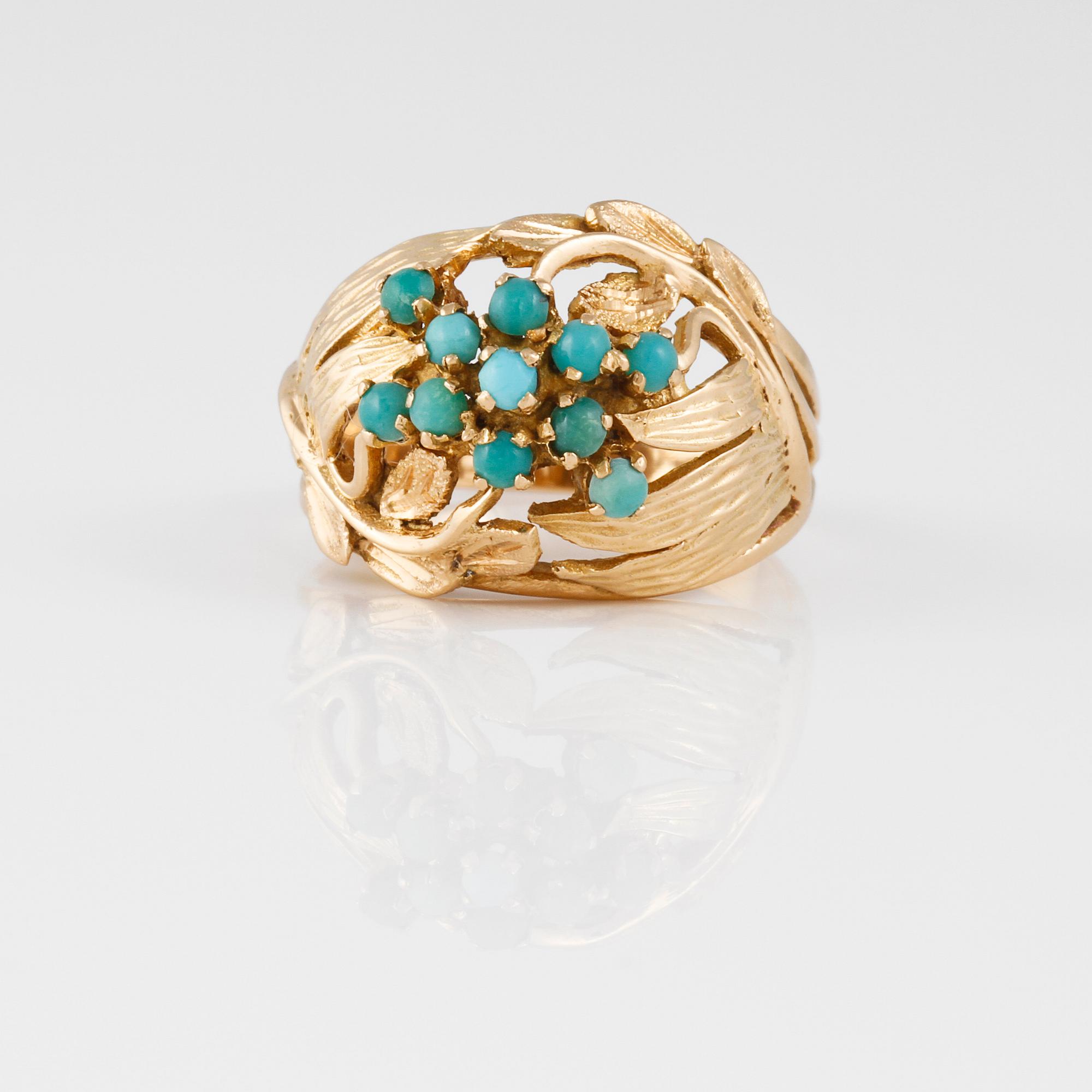 RING, 18K guld samt 11 små turkoser. Vikt 5,2 gram.