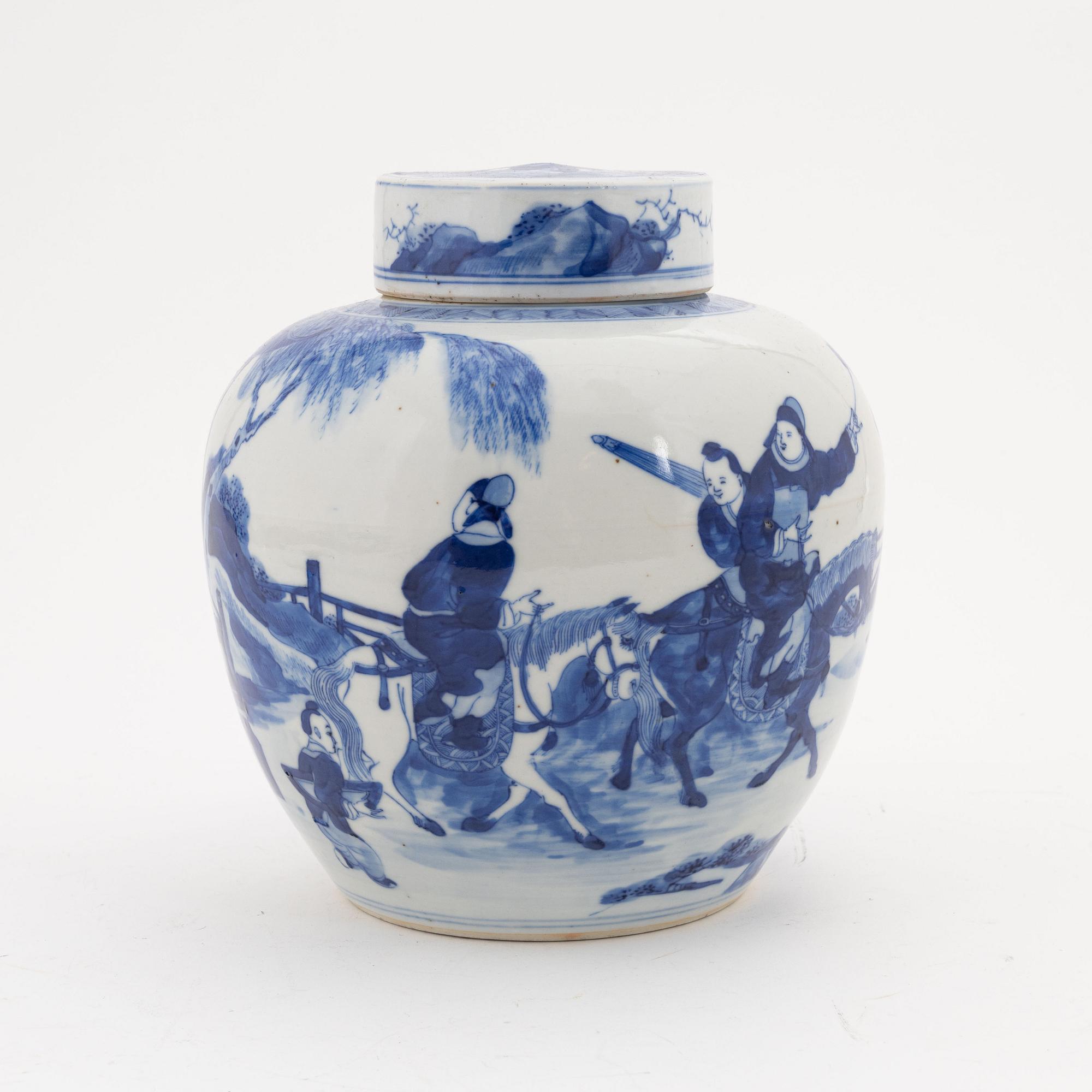 A blue and white jar with cover, Qing dynasty, Kangxistyle, 19th century.