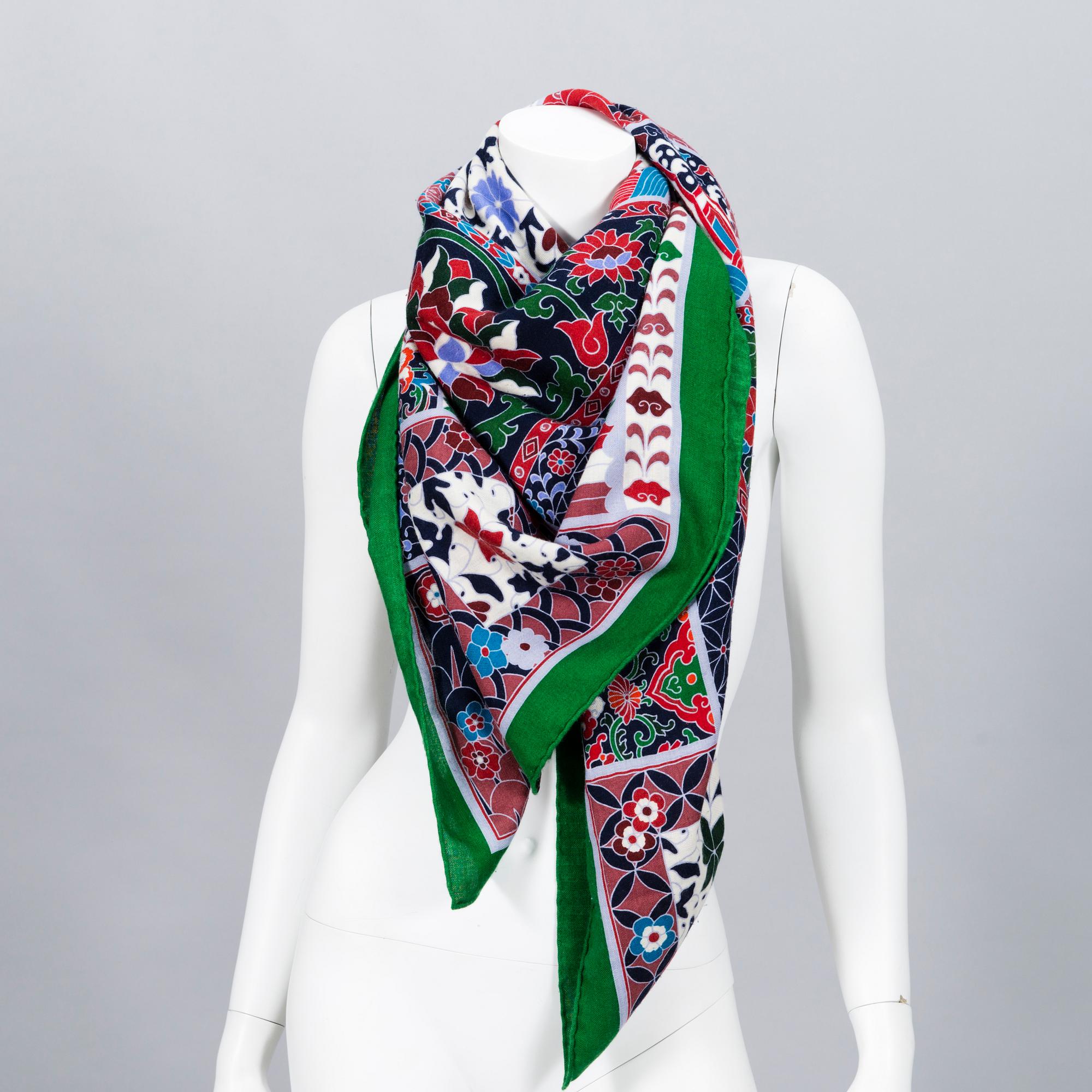 HERMÈS, "Collections Imperiales", HUIVI, 140 x 140 cm.