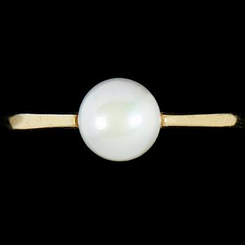 RINGAR, 5 st, 18k guld. En ring med åtta diamanter tot ca 0.08 ct.