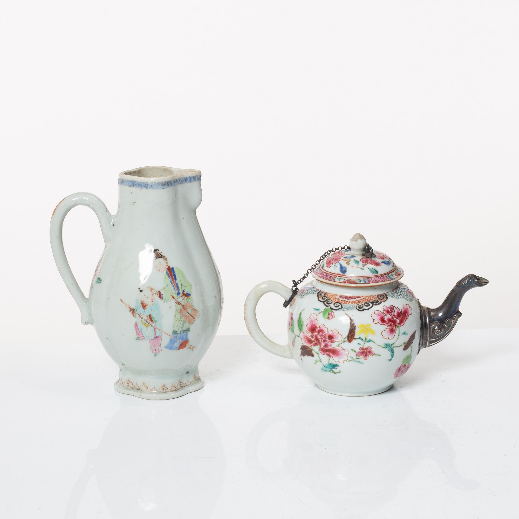 Tekanna med lock och kanna, porslin. Qingdynastin, Qianlong (1736-96).