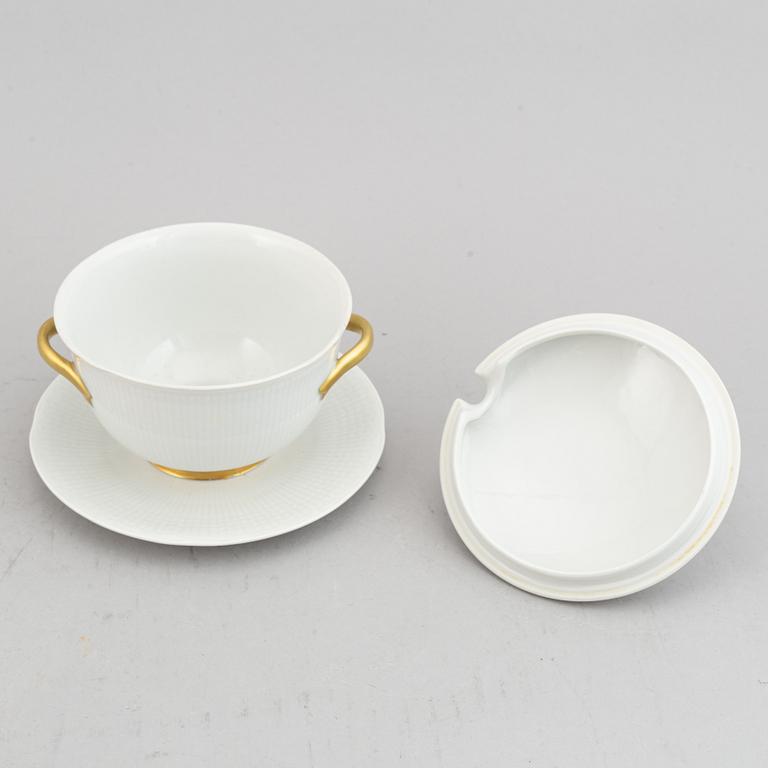 Louise Adelborg, Mat, kaffe- och teservis, Porslin, 110 delar, "Swedish Grace"/"Nationalservisen", Rörstrand.