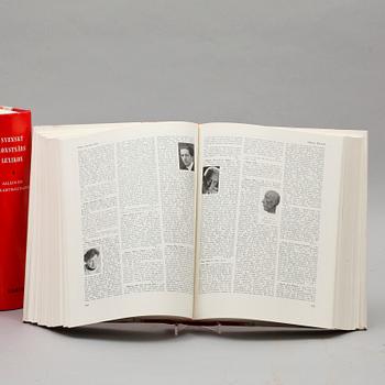 BOK, "Svenskt konstnärslexikon", 5 vol, AB Allhems Förlag, Malmö, 1957.