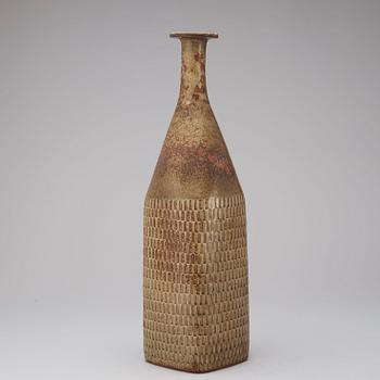 A Stig Lindberg stoneware vase, Gustavsberg Studio 1967.