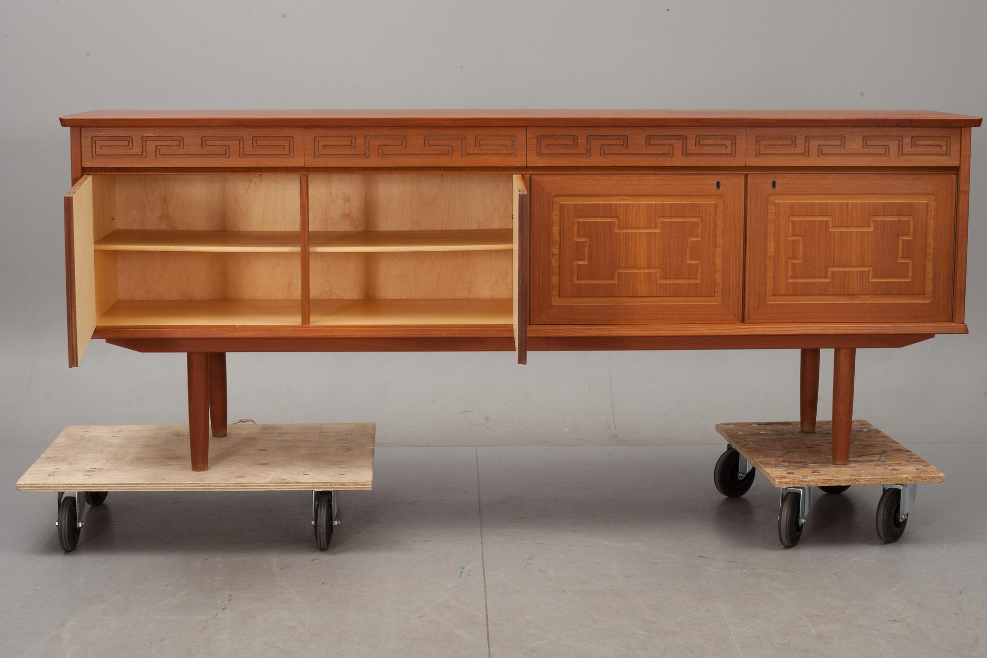 SIDEBOARD, Bröderna Sörheim, Norge. 1900-talets andra hälft.