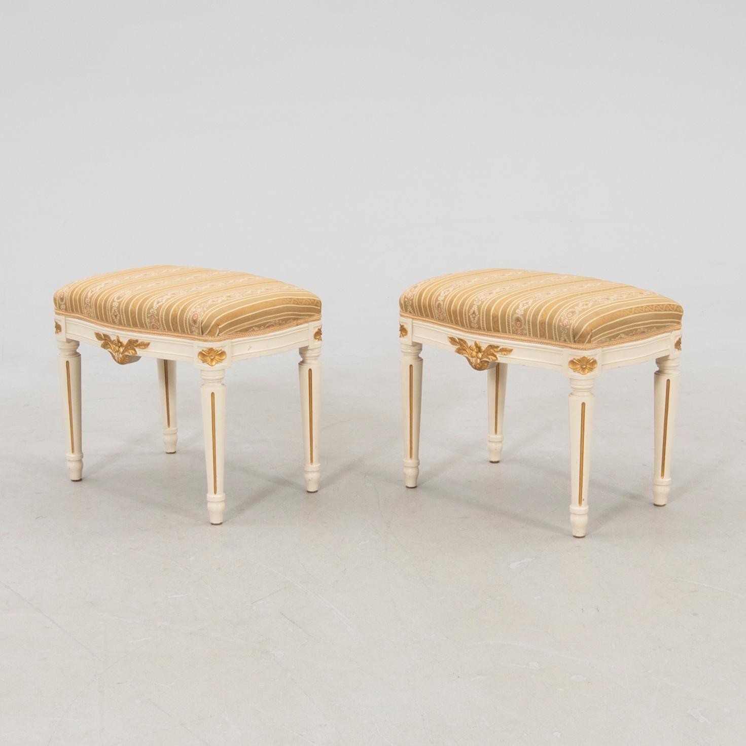 Taburetter ett par Gustaviansk stil Johan Ekman 1900-talets andra hälft.