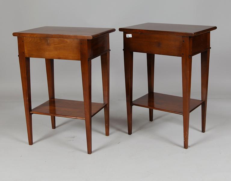 SÄNGBORD, 1 par, Richelieu, Frankrike, 1900-talets andra hälft.