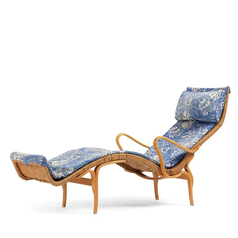 Bruno Mathsson, a "Pernilla 3" lounge chair, Firma Karl Mathsson, Värnamo, 1940s.