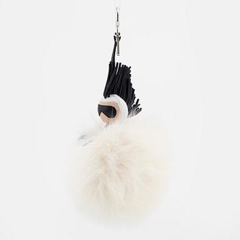 Fendi, väsksmycke, "Pon Pon Karl".