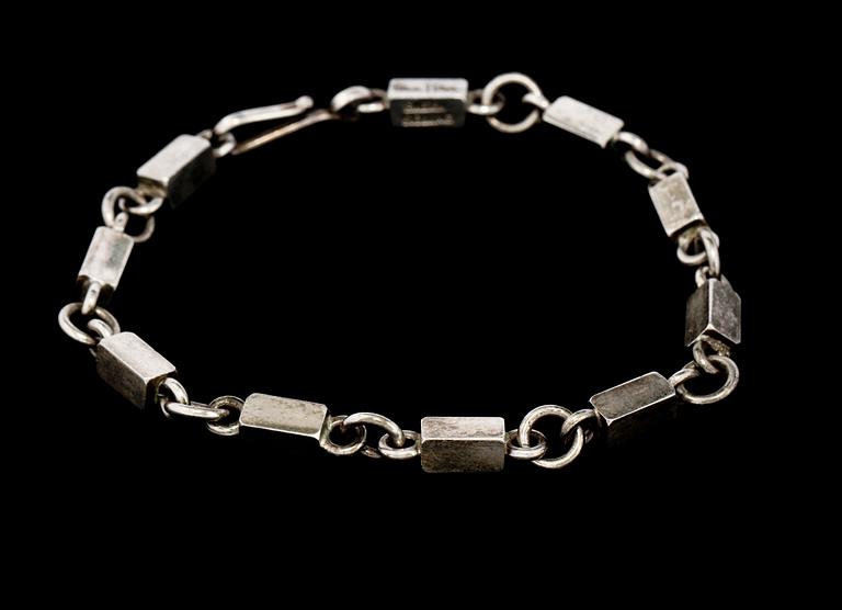 ARMLÄNK, sterlingsilver, Wiwen Nilsson, Lund, 1961. Vikt 19,1 g.