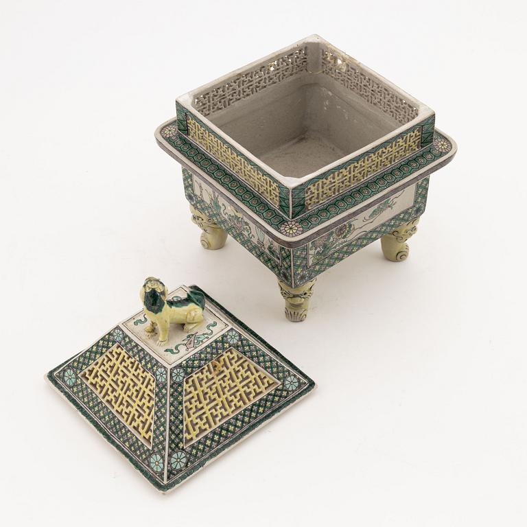 A Chinese bisquit porcelain sencer, 20th century.