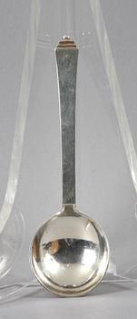 GLASSKED, silver, "Pyramid" formgiven av Harald Nielsen för Georg Jensen. Vikt 57 gram.