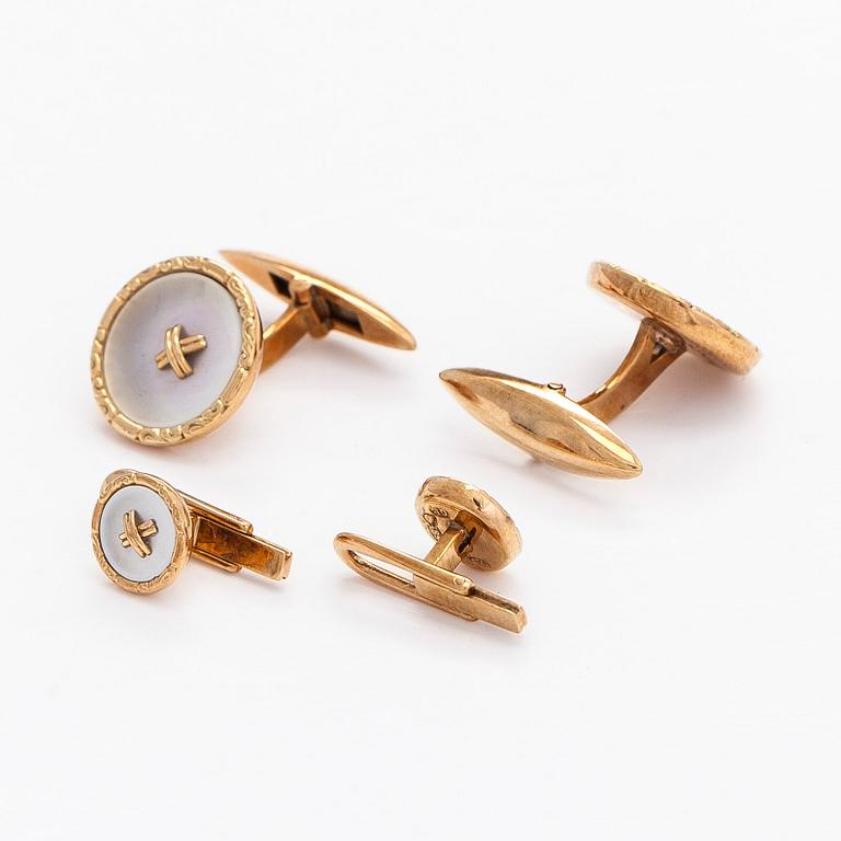 Cufflinks and shirt buttons, 14K gold, mother-of-pearl. Lindroos, Helsinki 1947.