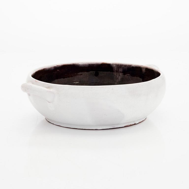 Marita Lybeck, A ceramic bowl, signed ML.