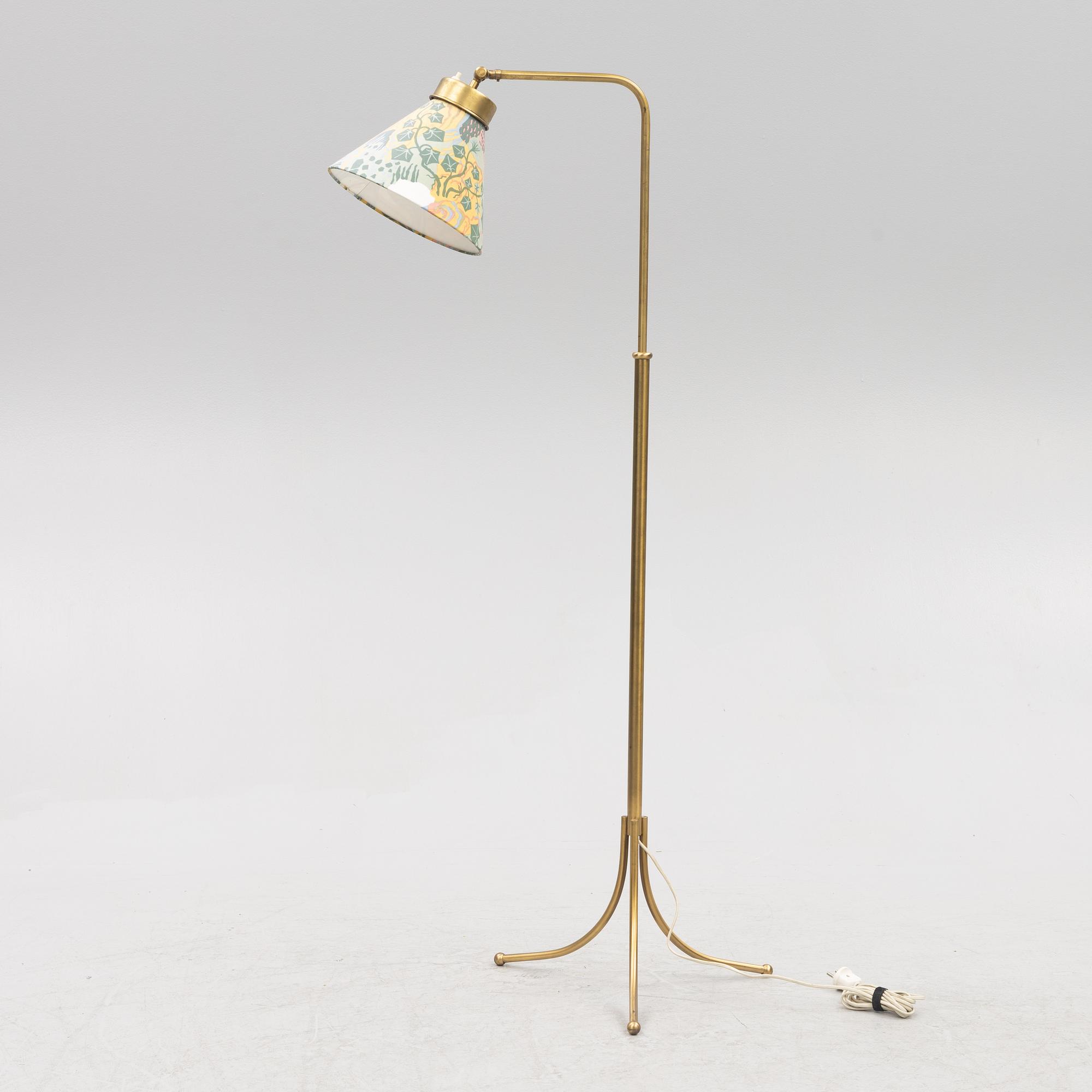 Josef Frank, golvlampa, modell "1842", Firma Svenskt Tenn, Stockholm, 1900-talets andra hälft.