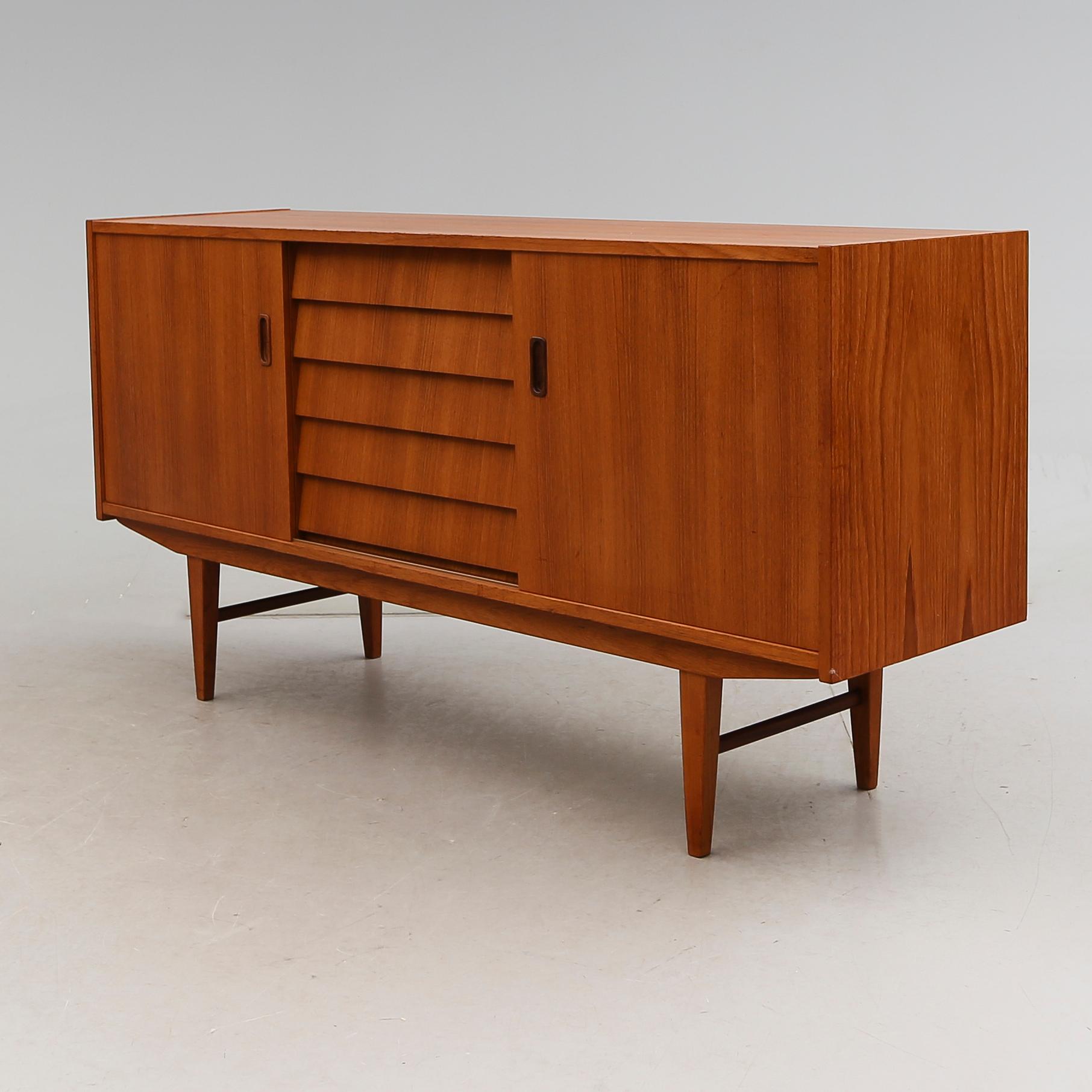SIDEBOARD, 1900-talets andra hälft.