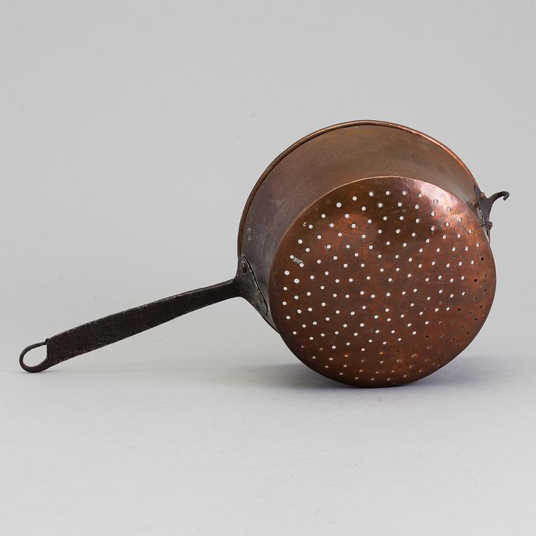 THREE COPPER KITCHEN UTENSILS, 19th century.