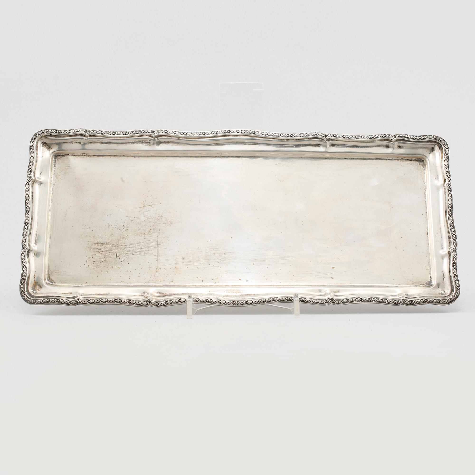 BRICKA, silver, 1900-tal. Vikt 414 g.