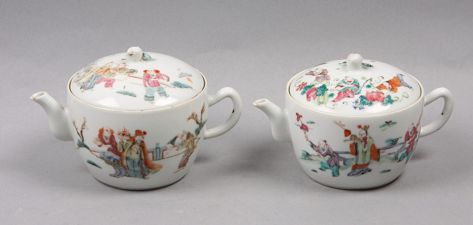 TEKANNOR, 2 st, porslin. Kina. 1900-tal.