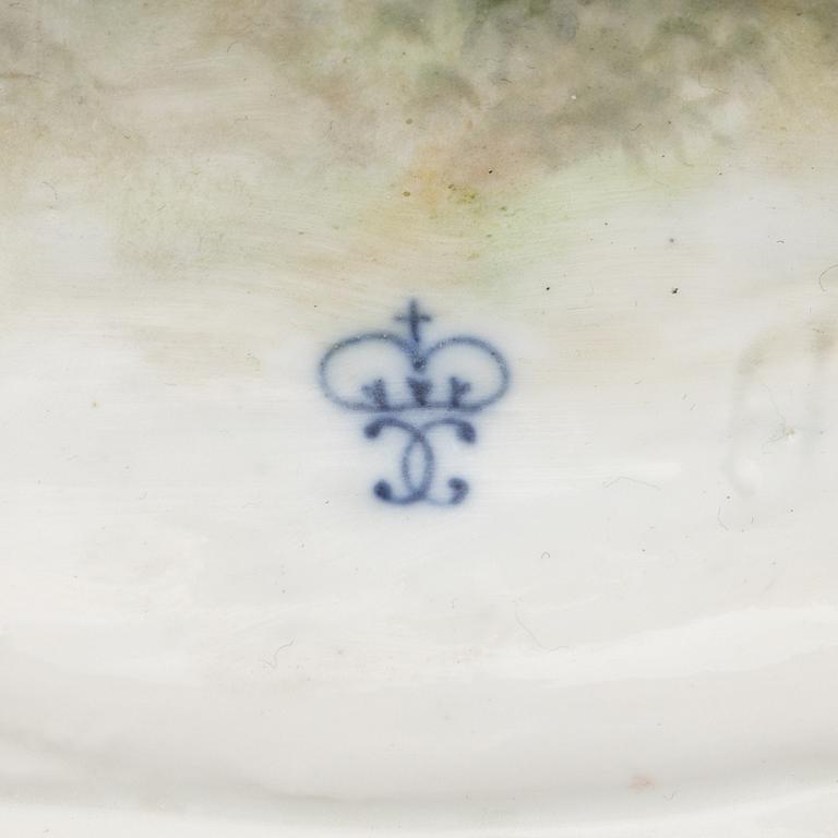 A porcelain figurine group, Ludwigsburg-like mark, around 1900.