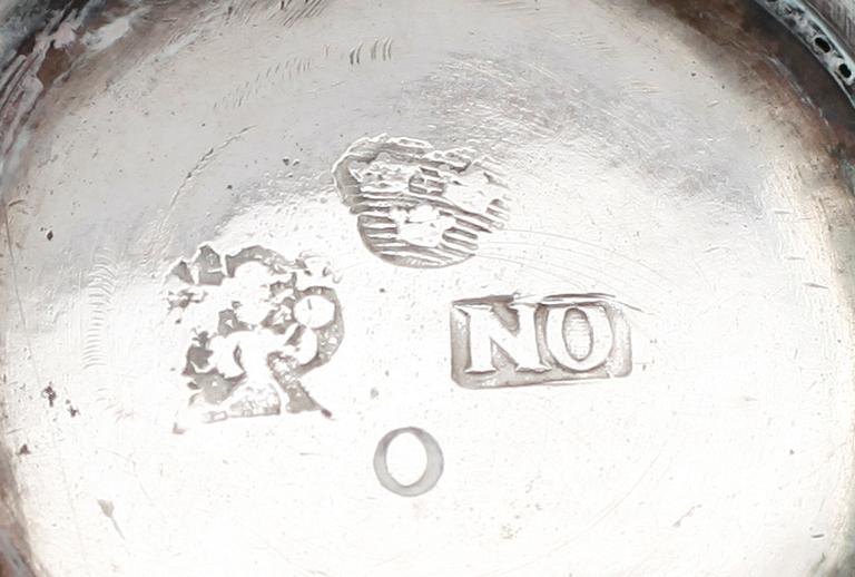 BÄGARE, silver, Nils Orstedt, Norrköping 1772. Vikt ca 27 g.