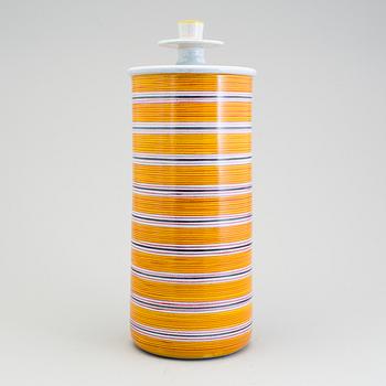 STIG LINDBERG, a lidded jar in faience, Gustavsberg 1960s.