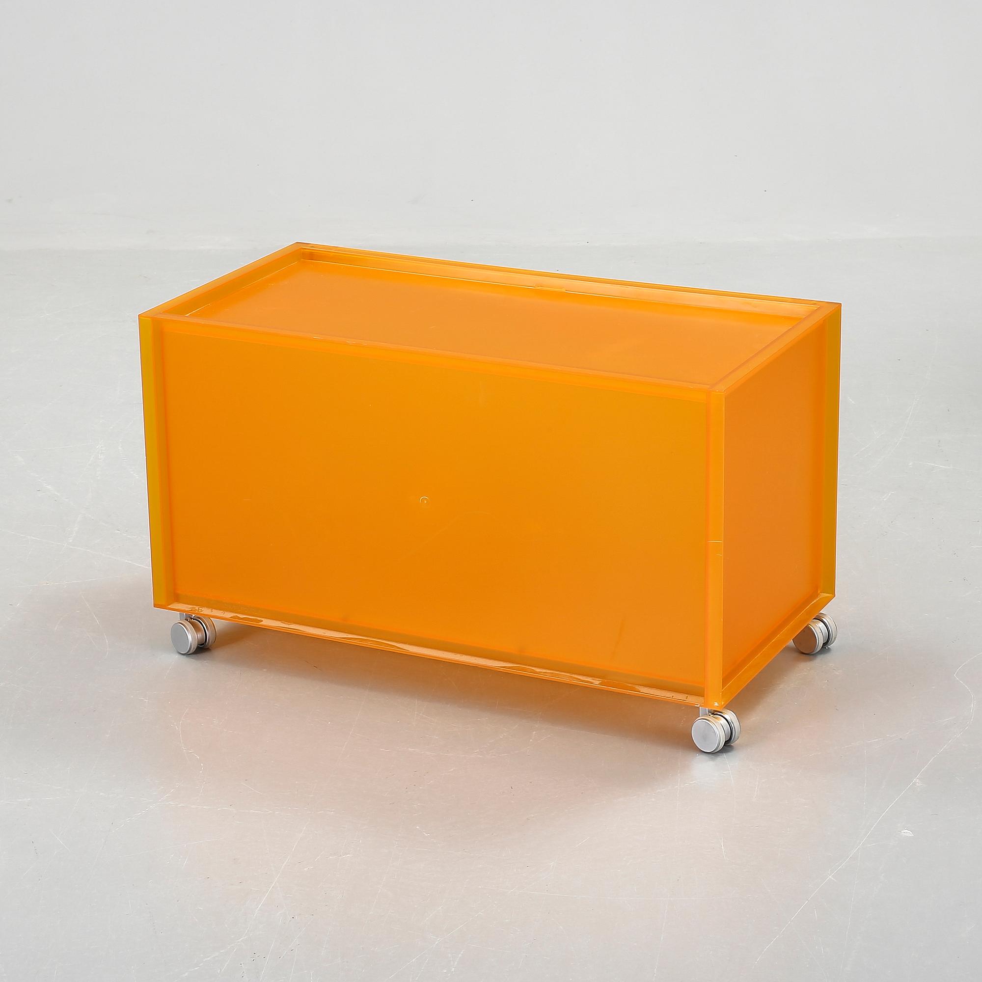 SIDOBORD, "One", Piero Lissoni för Kartell. 1990-tal.