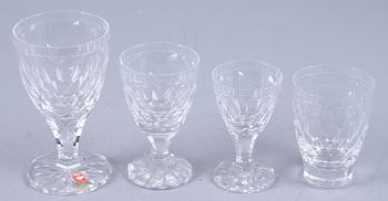 GLASSERVISDELAR, 54 st, sign samt etikettmärkta Orrefors.