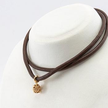 Ole Lynggaard, hänge, 18K guld med briljantslipade diamanter, "Sweet drops".