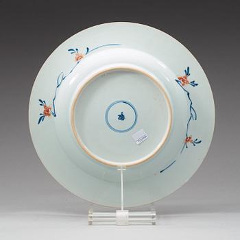 An imari dish, Qing dynasty, 18th Century.