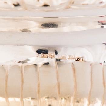 OSKAR LINDROOS, A parcel gilt bread basket, marked OL, Helsinki 1926.