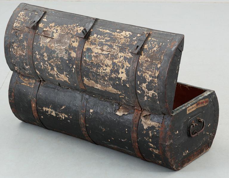 VAGNSKOFFERT, trä, textil, 17/1800-tal.