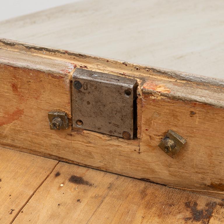 Table, early 19th century.
