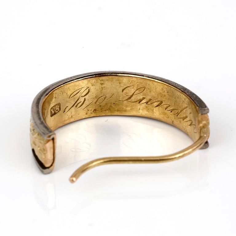 ÖRHÄNGEN, två par, Sverige, 1900-talets mitt. 18K guld.