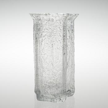 A TIMO SARPANEVA GLASS VASE, Finlandia-series, signed Timo Sarpaneva -3359.