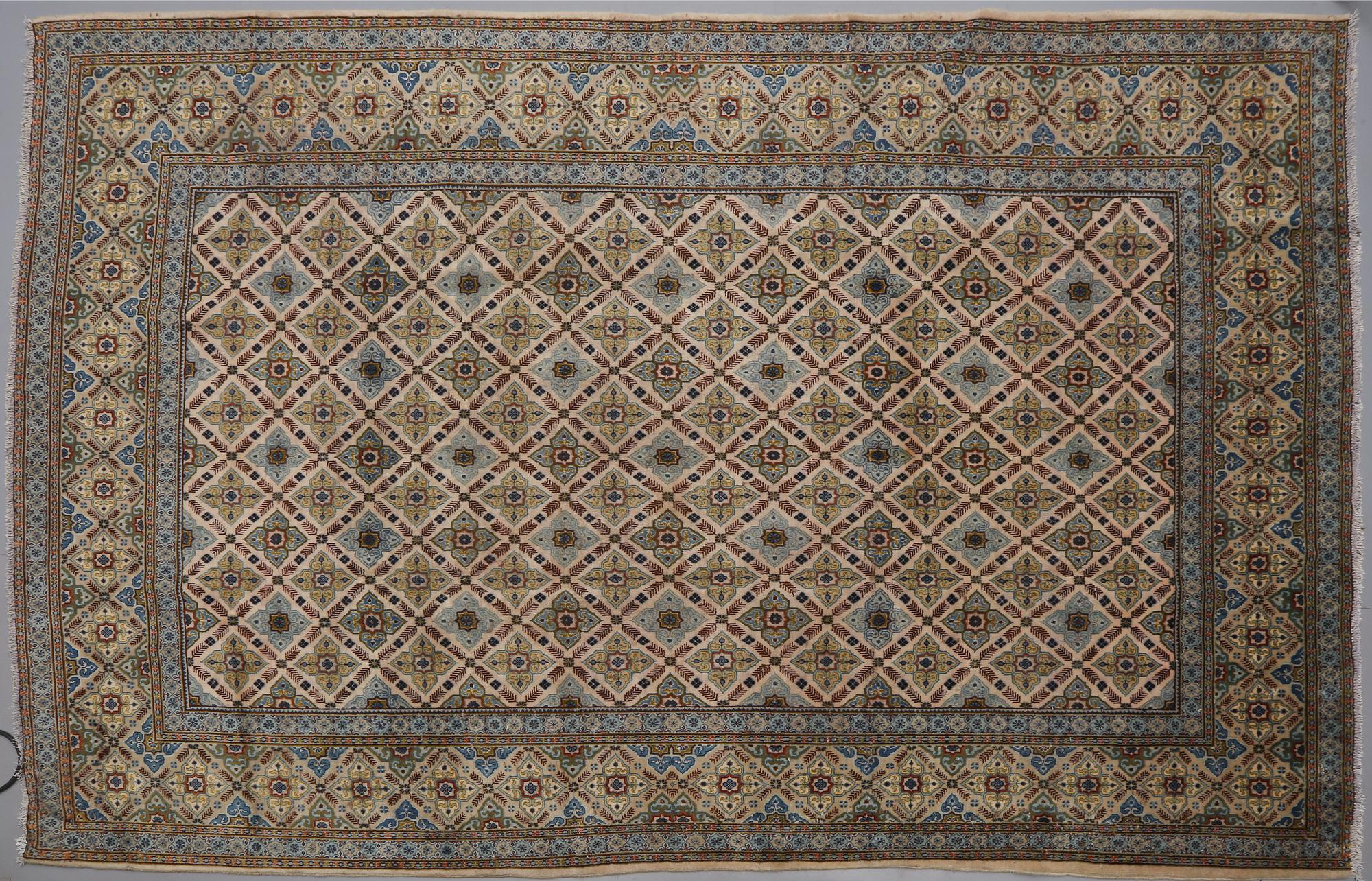 MATTA, troligen Keshan, old, 372 x 254 cm.