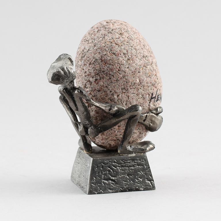 SKULPTUR, tenn och sten, "Lyftet", Henry Gustafsson, 1983.