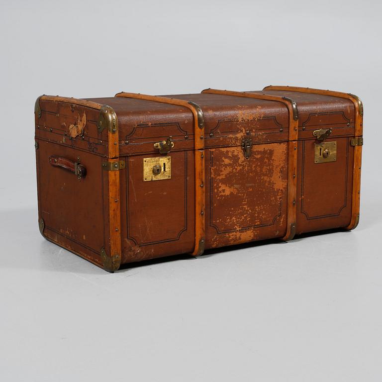 KOFFERT, 1900-talets första hälft.
