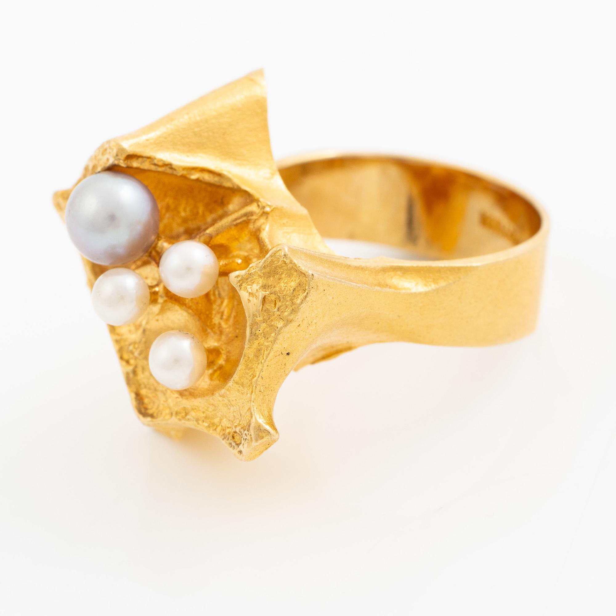 Björn Weckström, ring 18K guld med odlade pärlor, Finland. För Lapponia.