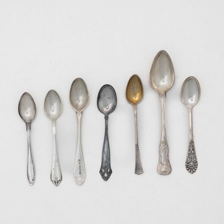 Kaffe-, mocka- och teskedar, 27 st, silver, Norge, Finland och Sverige.