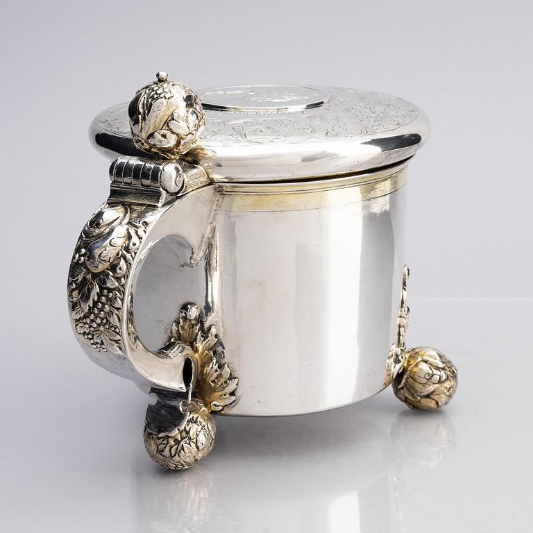 A Swedish 17th century parcel-gilt silver tankard, mark of Erik Månsson Schmidt, Stockholm (active 1675-1686).