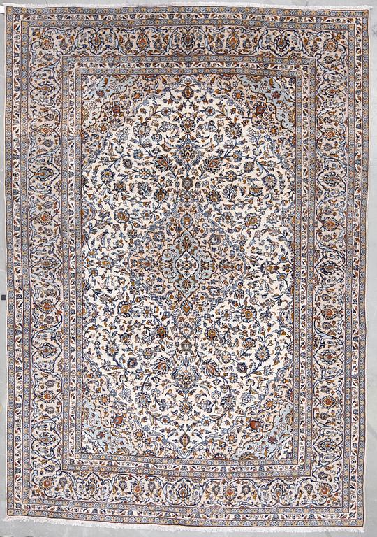 MATTA, Keshan, ca 360x252 cm.