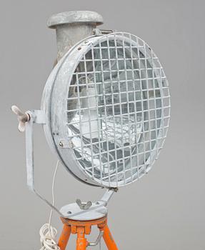 GOLVLAMPA, industrimodell, British Bullfinch, 1900-talets andra hälft.