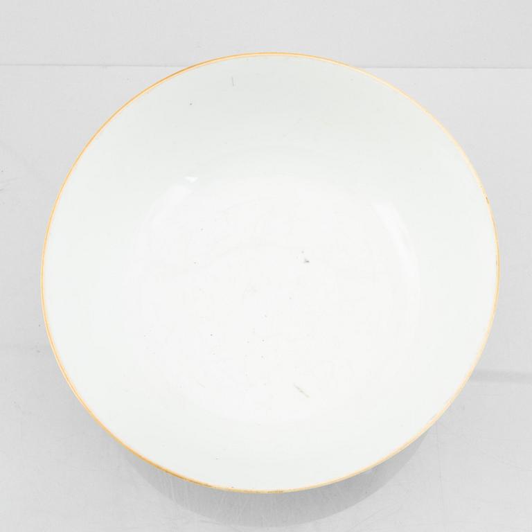 A Chinese grisaille punch bowl, Qing dynasty, Qianlong (1736-95).