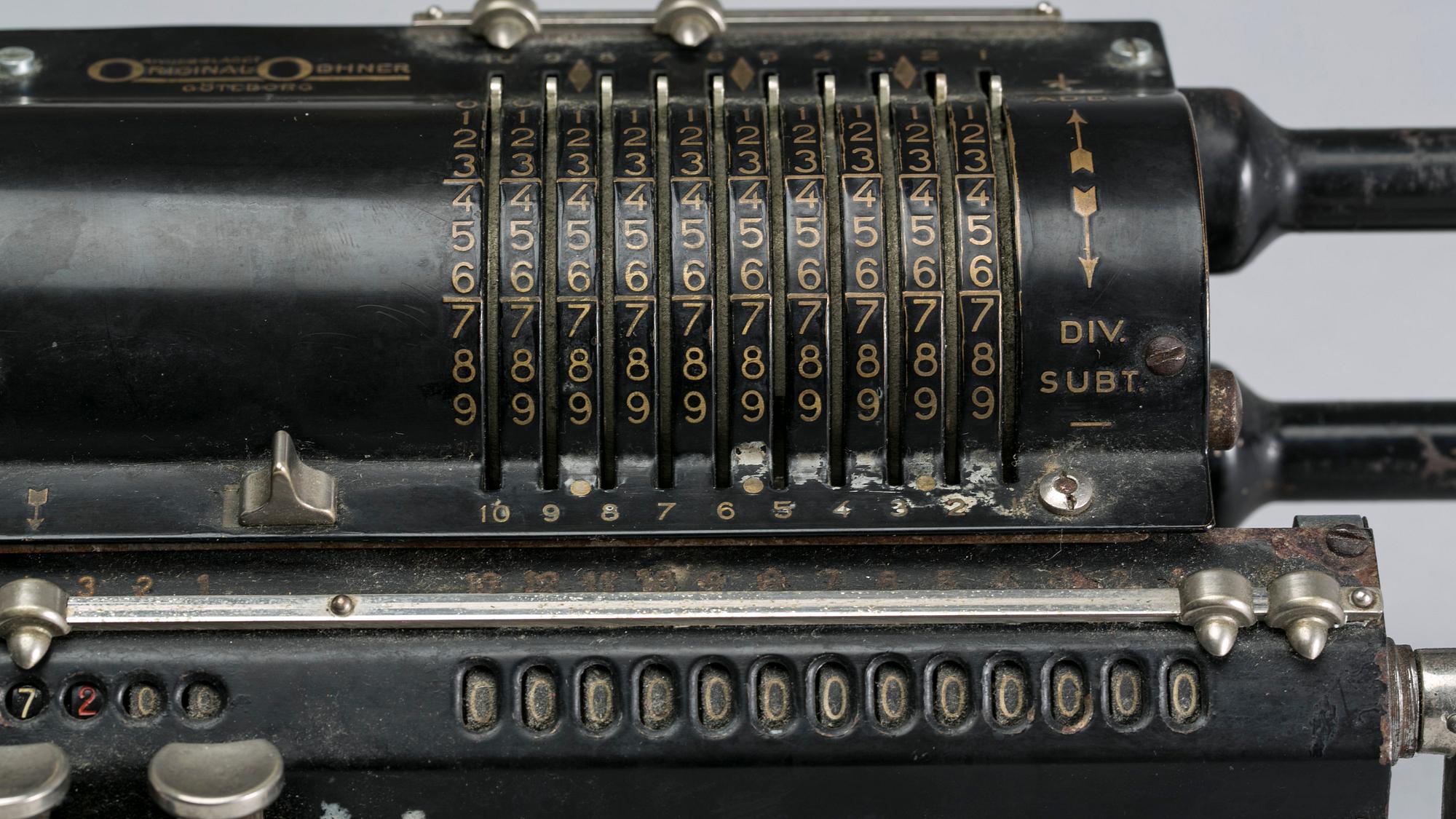 RÄKNEMASKIN, Original -Odhner. Göteborg, modell 7, 1930/40-tal.