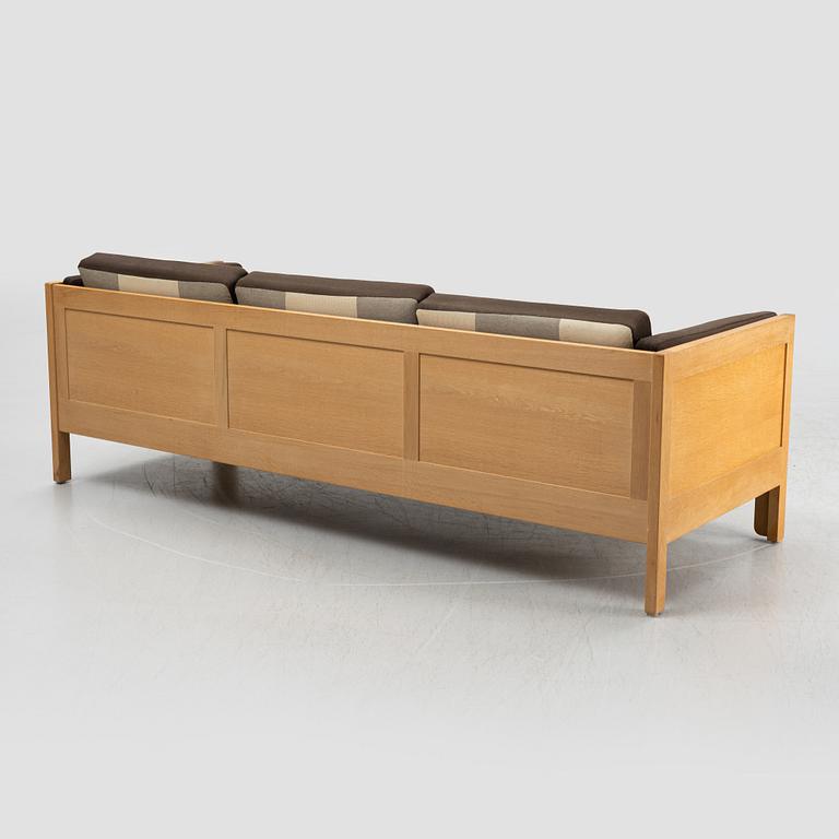 Børge Mogensen, soffa, modell 2442, Fredericia, Danmark.
