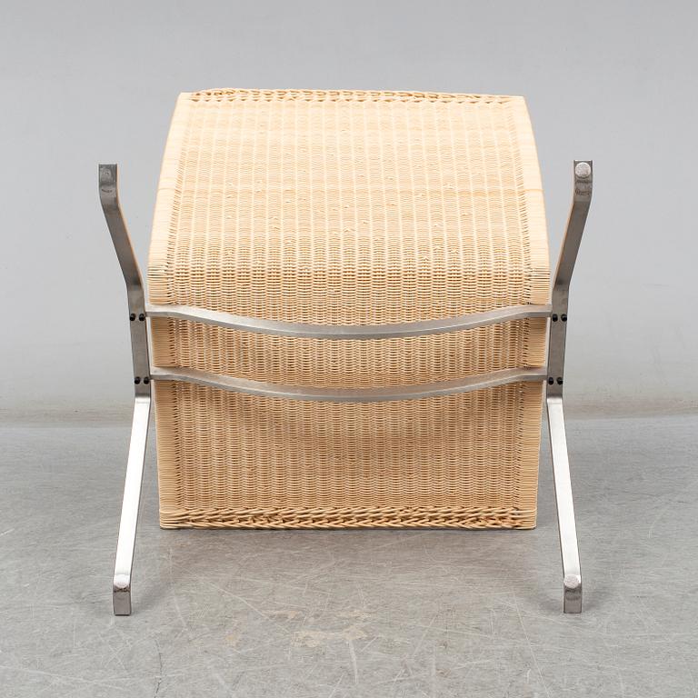 POUL KJAERHOLM, fåtölj "PK-22", Republic of Fritz Hansen, 2010.
